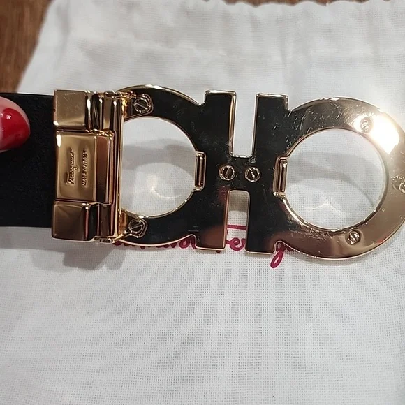 Salvatore Ferragamo Unisex Black Leather Belt with Gold Buckle Size 36 - Picture 9 of 10